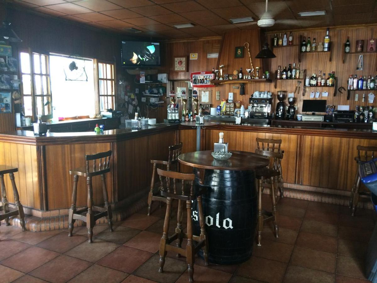 El Cruce Hornos酒店 外观 照片
