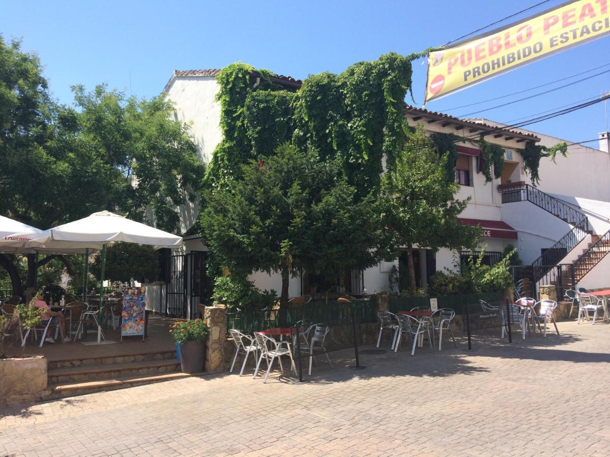El Cruce Hornos酒店 外观 照片
