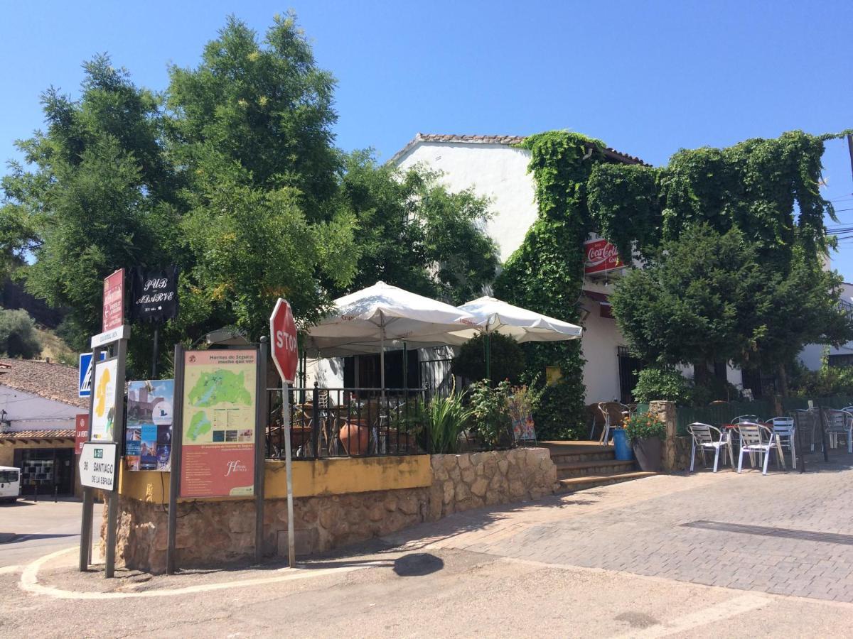 El Cruce Hornos酒店 外观 照片
